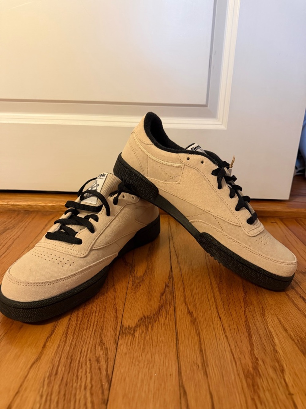 Reebok Beige and Black Low-Top Sneakers - Picture 4 of 5